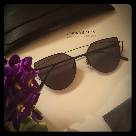 GENTLE MONSTER Accessories - Gentle Monster Love Punch 🍃💜👀